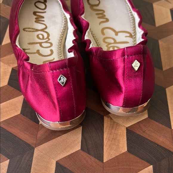 Sam Edelman Fuchsia Flats - Picture 2 of 5